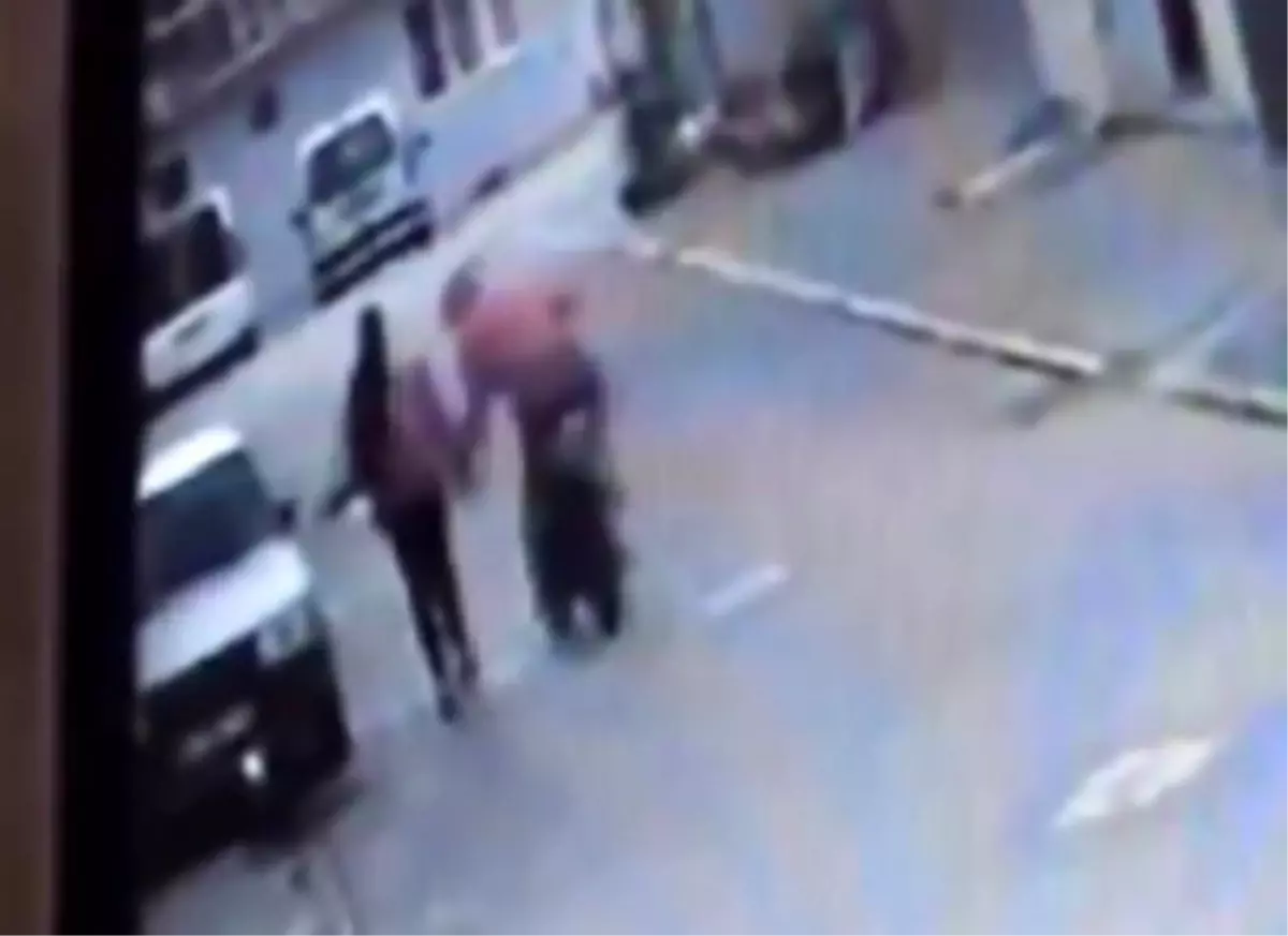 İzmir’de Bisikletli Tacizci Yakalandı